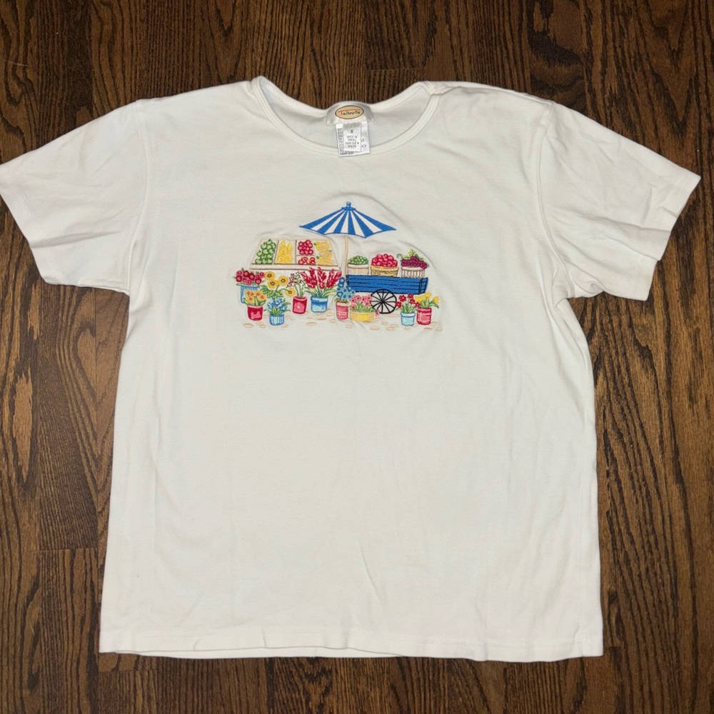 Vintage White Talbots embroidered floral summer design t-shirt